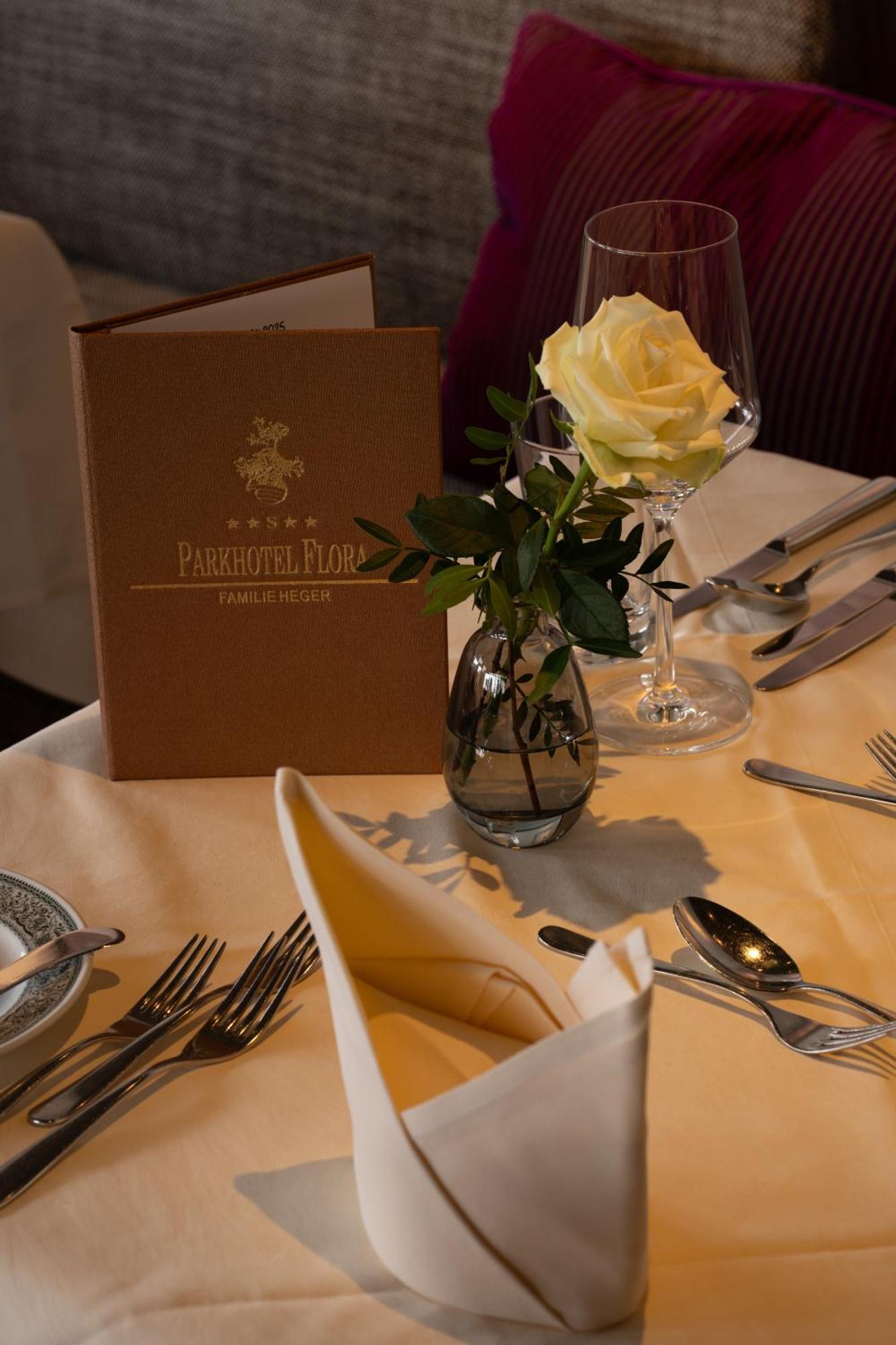 Parkhotel Flora Am 슈룩흐제 외부 사진